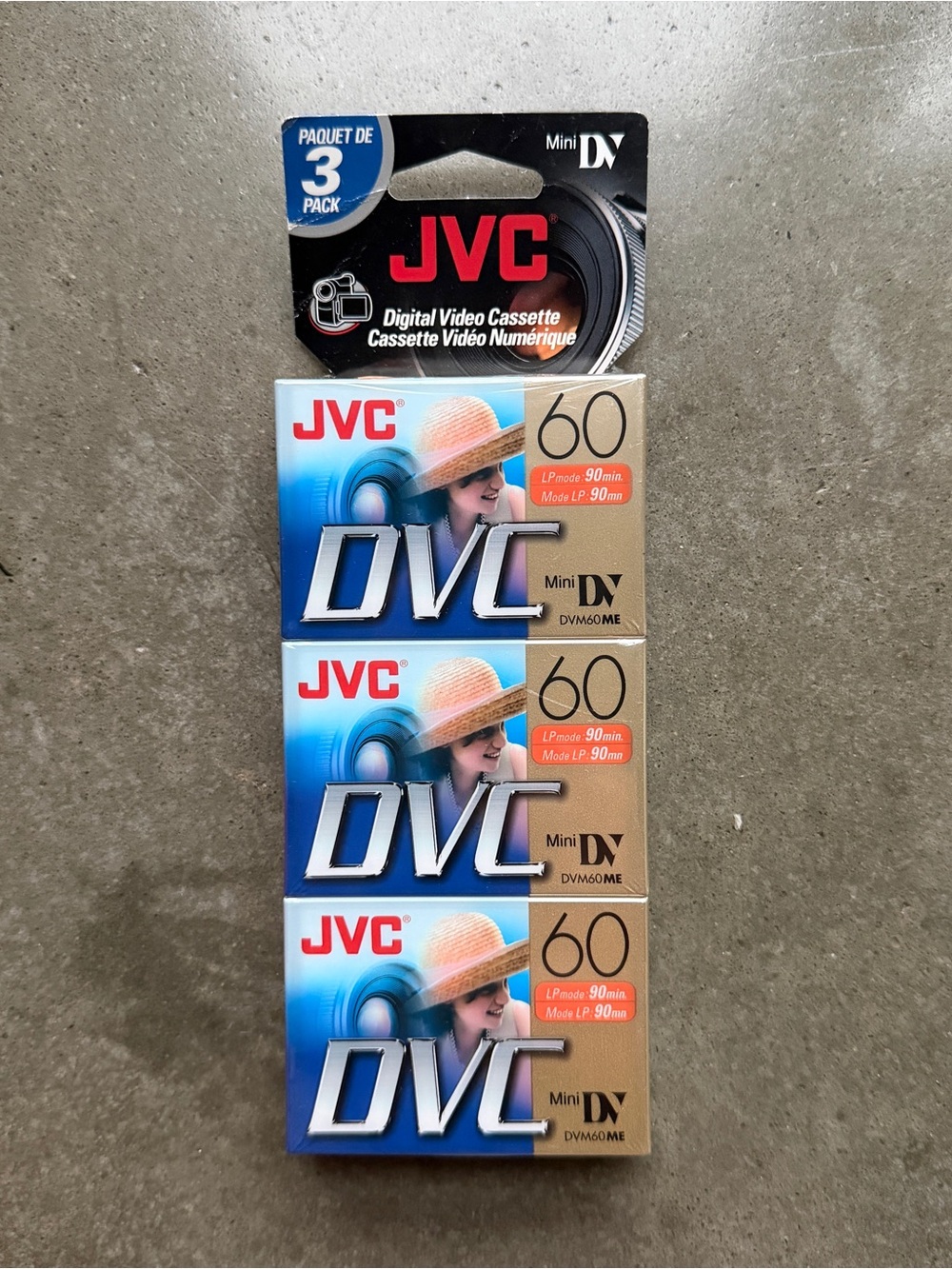 MiniDV DV60DU3 60-Min Digital Video Cassette - Gold/Blue (3 Pack)